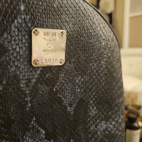 MCM Dark Snake Pattern Backpack - Picture 4 of 16